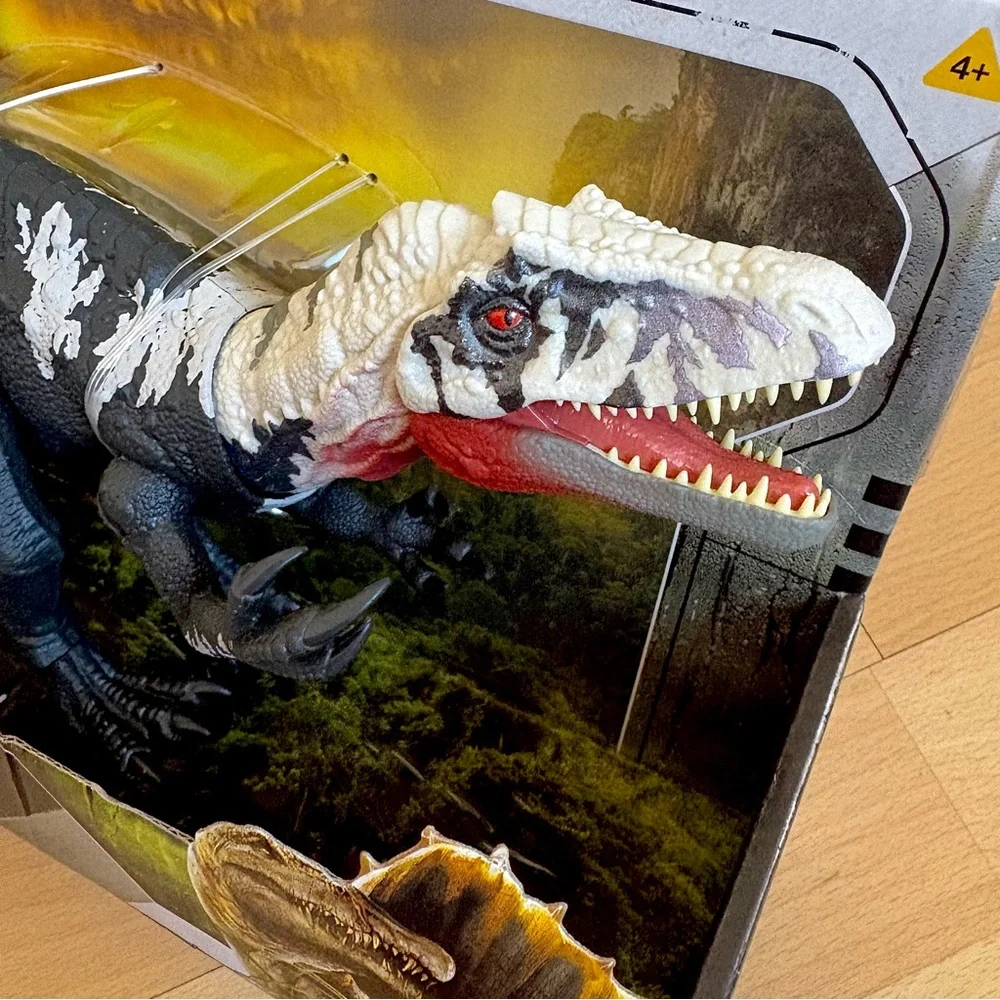 Jurassic World Rebirth Chilantaisaurus Dinosaur Gigantic Thrashers Attack Figure - Picture 8 of 15